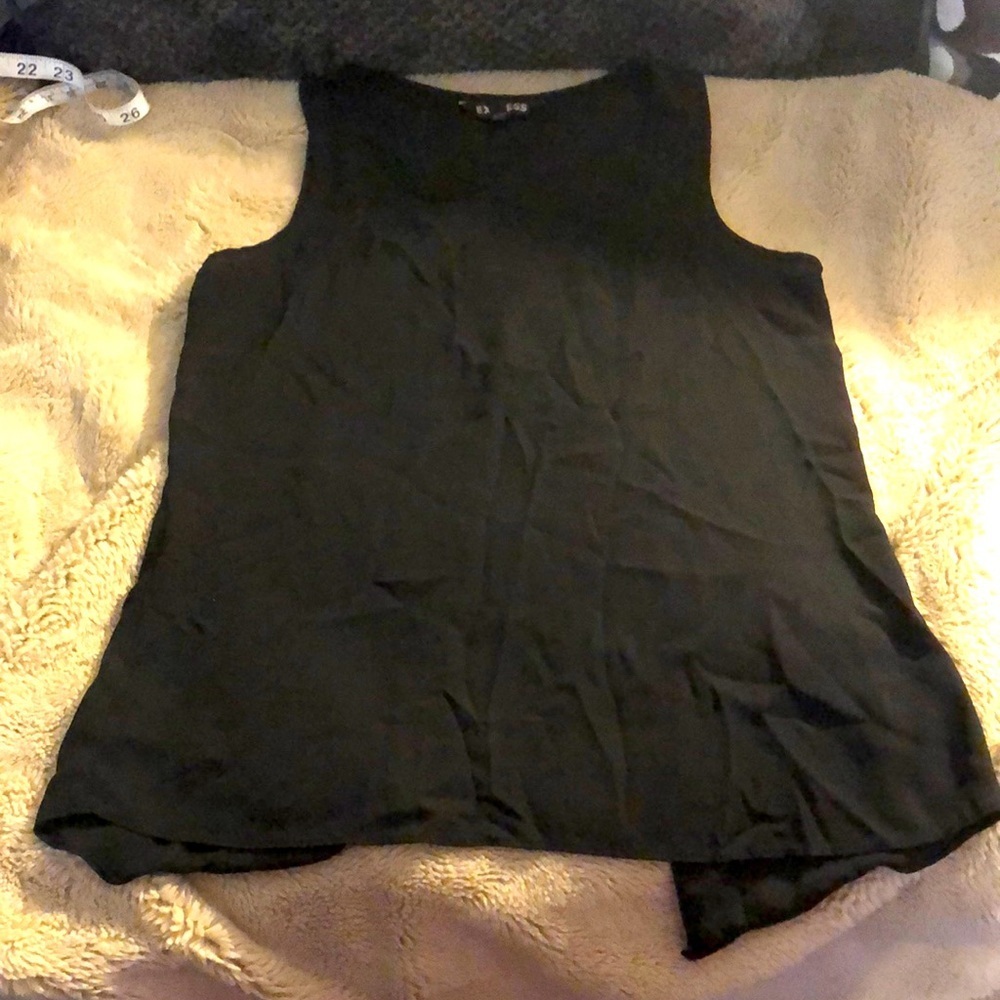 🎉4 for $20 Express V-back Black Tank, size XS